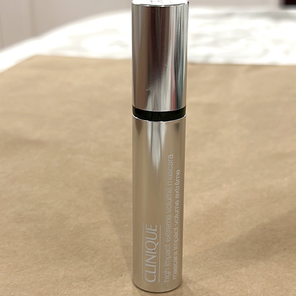 CLINIQUE
high impact extreme volume mascara
